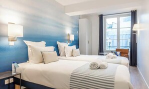 3 bedrooms, in-room safe, desk, iron/ironing board