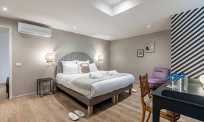 3 bedrooms, in-room safe, desk, iron/ironing board