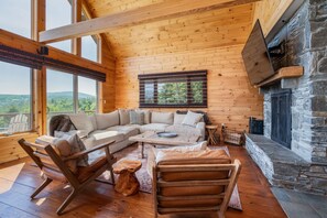 TV, peis og kontorer