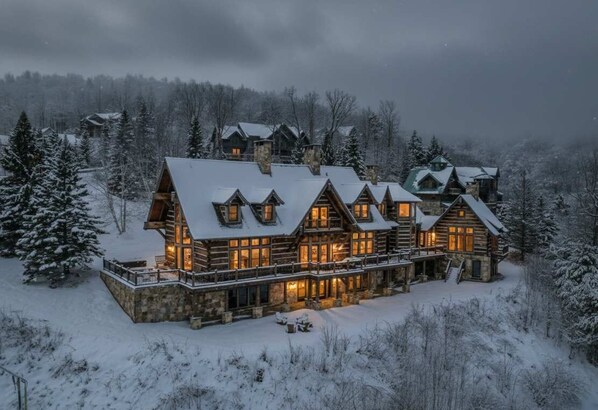 Exterior - Mountainside 5-BR Ski-In/Out Okemo Villa (Ludlow)