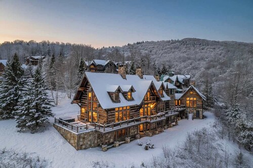 Mountainside 5-BR Ski-In/Out Okemo Villa