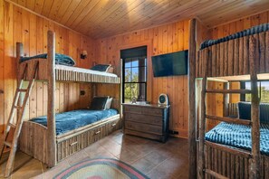 5 soverom, skrivebord, strykejern/-brett og wi-fi