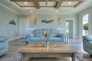 Smart-TV, Kamin, Bücher