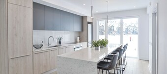 Modern Luxury Resort Villa on Muskoka Bay Golf Course - 5 min from Lake Muskoka!