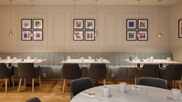 Desayuno buffet (EUR 18 por persona)