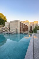 Piscina interna, piscina externa sazonal