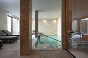 Sauna seca, banheira de hidromassagem, sauna a vapor, banho turco/hammam