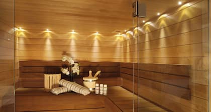 Private Spa LUX with Whirlpool and Sauna in Zurich