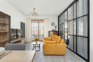 TV - Oś Królewska 28A | Luxurious Apartment | Parking (Warszawa)