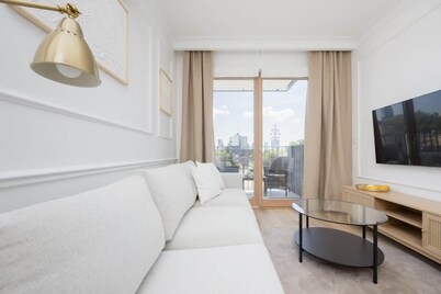 Sunny Apartment | Parking, Balcony and Workspace