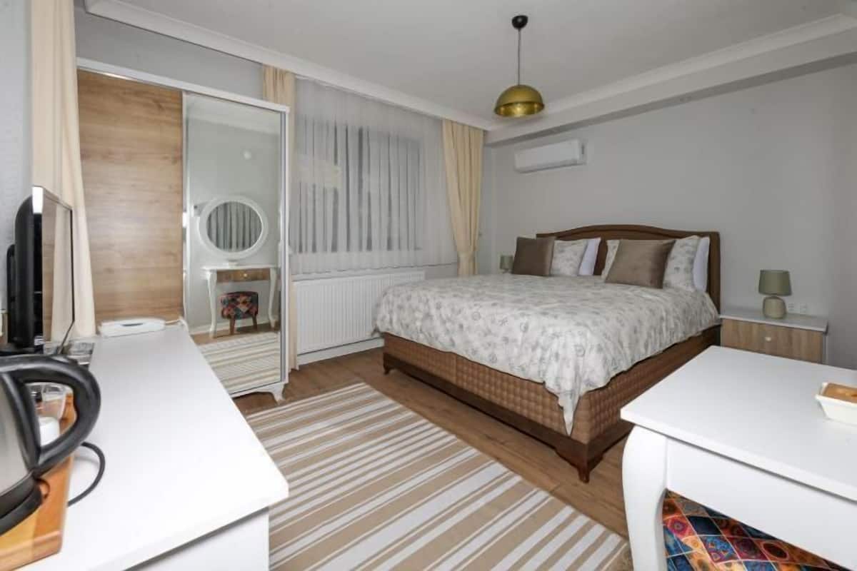 1 bedroom, minibar, in-room safe, desk