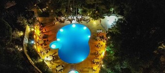 ดุสเลอร์ วาดิซิ คาซดากลาริ