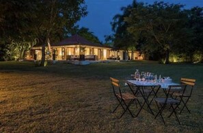 Villa | Speisen im Freien