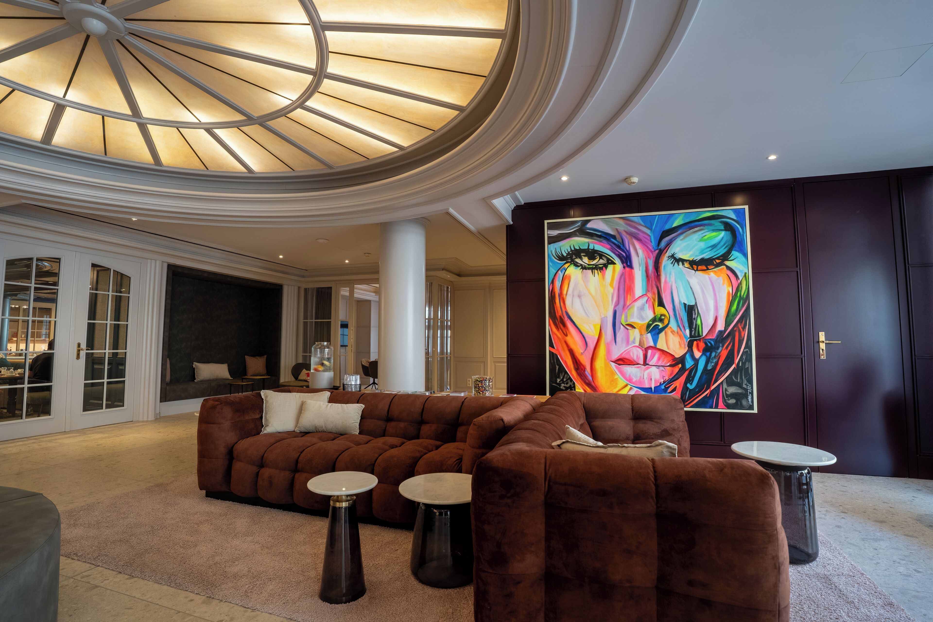 Coin salon dans le hall