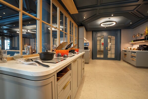 Daily buffet breakfast (EUR 13.00 per person)