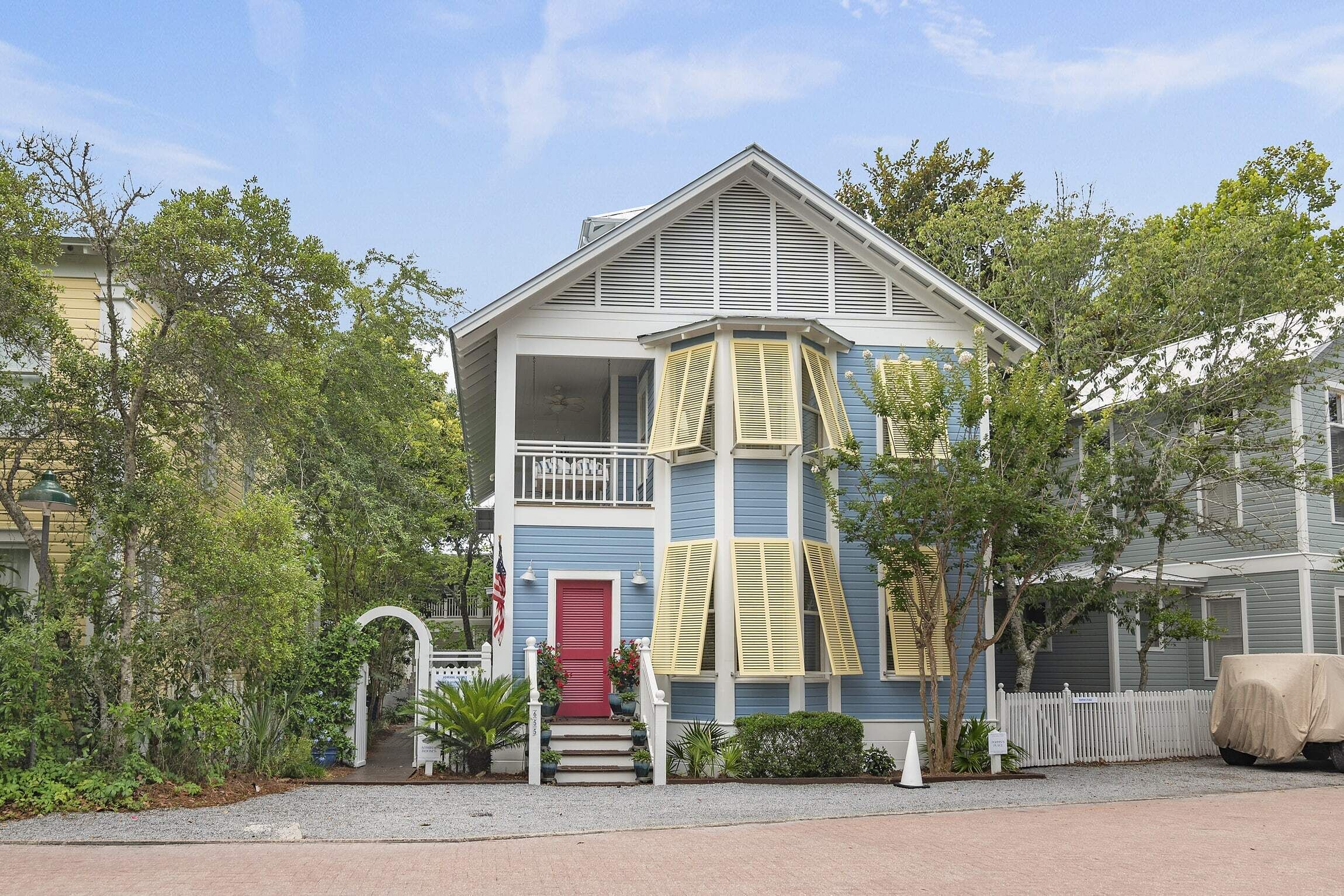 6 Bikes! Walk to the Beach & to 3 Community Pools (Including Heated Lap Pool)! ~