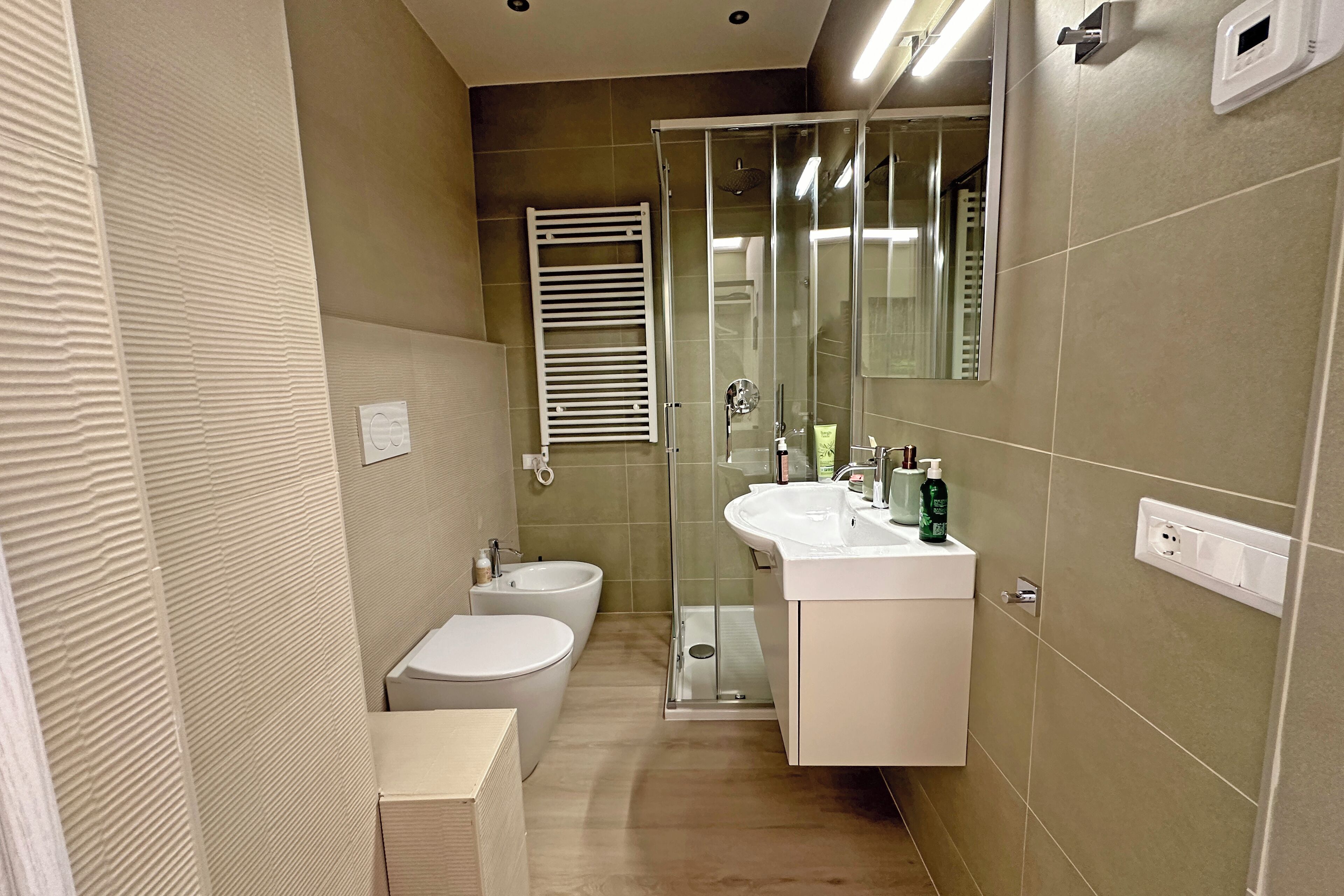 Deluxe Double Room, Balcony, City View | Bathroom | Shower, rainfall showerhead, hair dryer, bidet