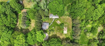 Cozy Cross Village Cottage with Modern Conveniences!