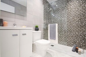 Shower, towels - Apartment Lily (Albufeira)