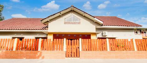 Fachada da propriedade