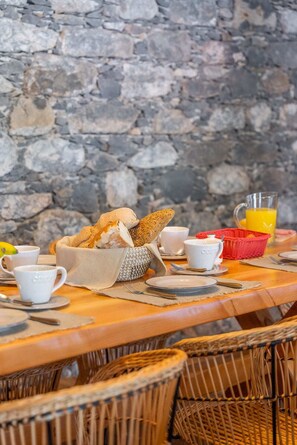 Basic Room, 1 Queen Bed | Dining - Solar dos Reis by An Island Apart (Ribeira Brava)