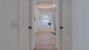 Interior - ⭐NEWLY REFURBISHED | 4 Bed Villa | Large Private Pool Deck | Minutes to Disney⭐ (Davenport)