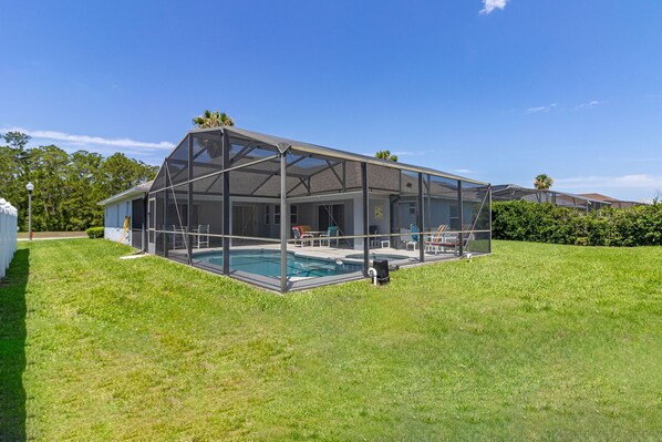 Piscine extérieure, piscine chauffée