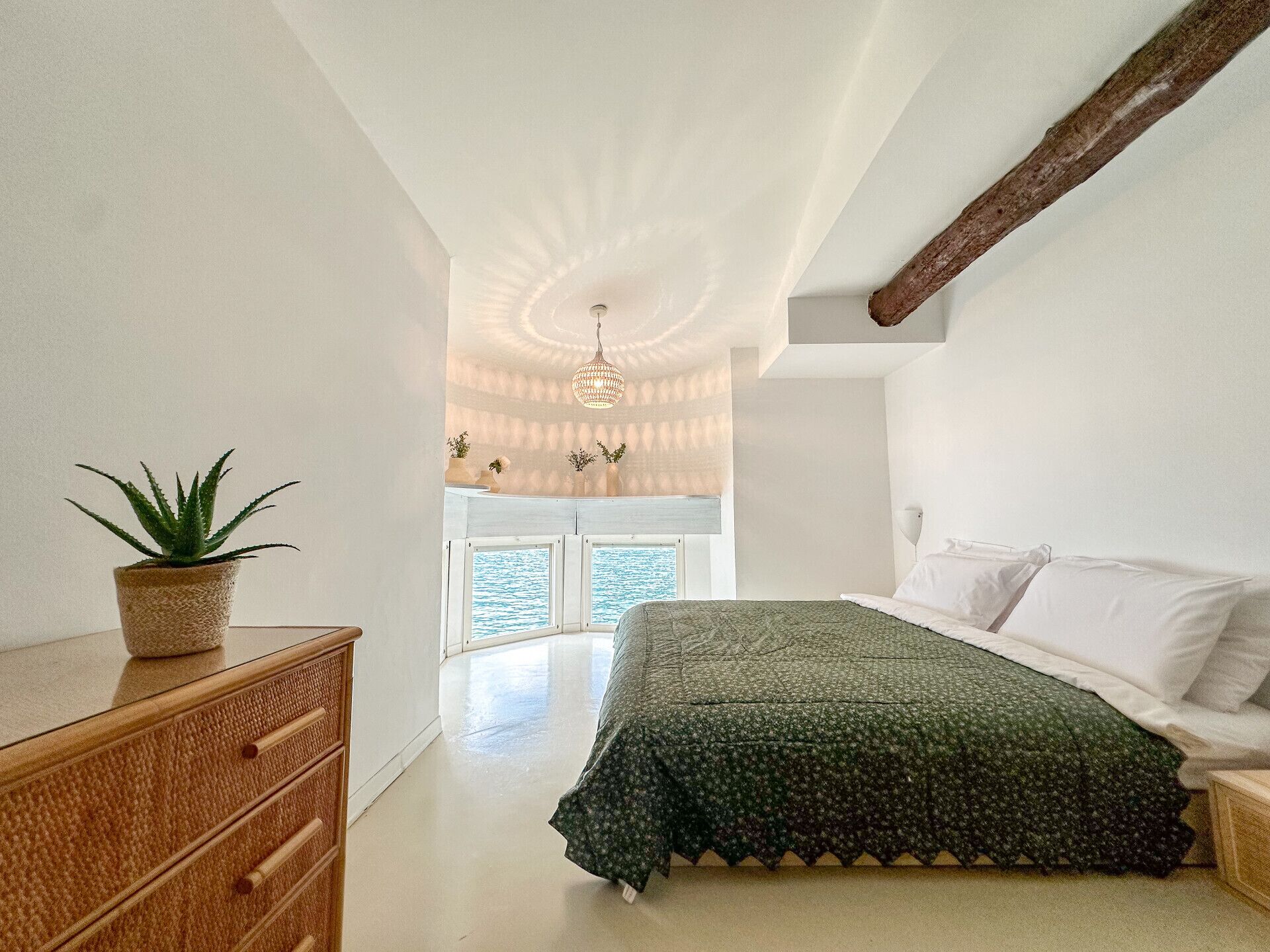 2 makuuhuonetta, silitysrauta/-lauta, Wi-Fi, vuodevaatteet