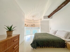 2 chambres, fer et planche à repasser, Wi-Fi, draps fournis