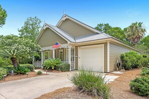 Exterior - Sand Castle - 3BR/2BA Pet Friendly (Gulf Shores)