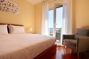 3 dormitorios, tabla de planchar con plancha, wifi gratis y ropa de cama