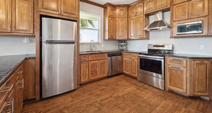 Surfside Retreat - Great Views & Steps from Beach