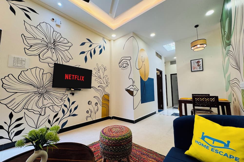 Home Escape 2BHK Retreat Pvt Home