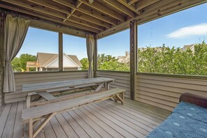 Outdoor dining - A Change In Attitude: Ocean View | Private Pool | Hot Tub (Duck)