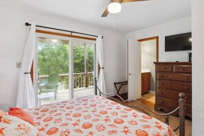 4 habitaciones, tabla de planchar con plancha, wifi y ropa de cama 