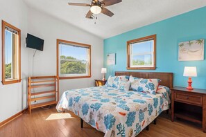 4 bedrooms, iron/ironing board, WiFi, bed sheets