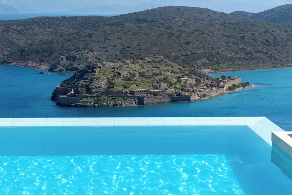 Design Villa II with Sea view, Poolside | Terrasse/Patio