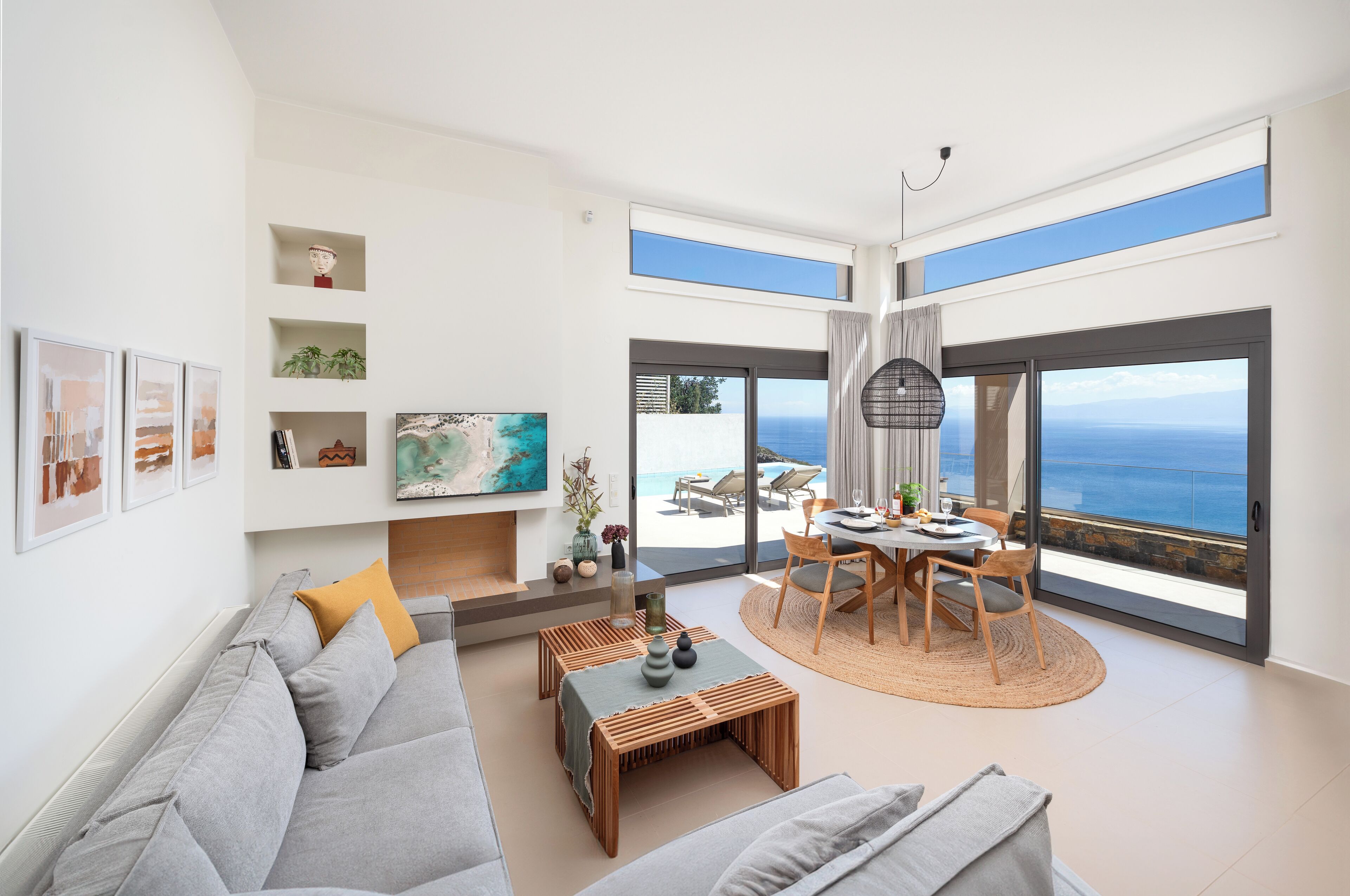 Smart TV 43-inci dengan saluran TV digital dan perapian