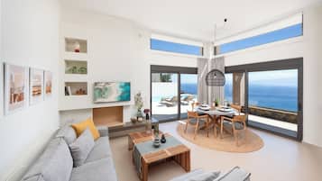 43-inch Smart TV with digital channels, fireplace