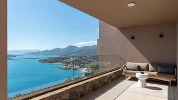 Design Villa II with Sea view, Poolside | Teras/patio