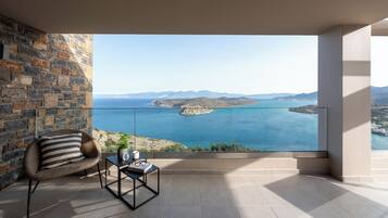 Design Villa I with Sea view, Poolside | Teras/patio