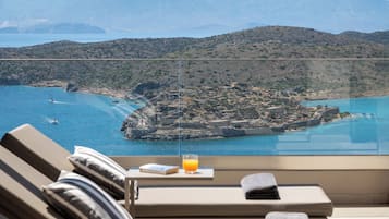 Design Villa I with Sea view, Poolside | Teras/patio