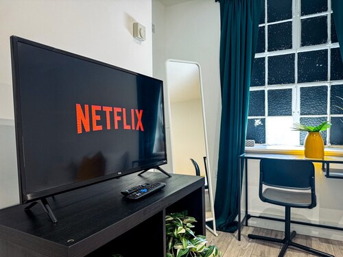 Maidstone-TownCenter-WiFi-2BR-Parking-CityViews 