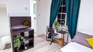 1 bedroom, WiFi, bed sheets