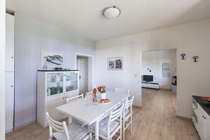 Apartment, Garden View | Dining room - Casa Alba con giardino e patio (Lonato del Garda)