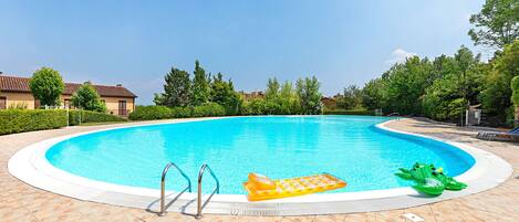 Seasonal outdoor pool