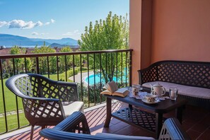 Casa, balcón, vista a la alberca | Vista del balcón