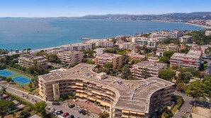 Unclassified image, 3 of 62, button - Studio de Saint-laurent 200m de la Plage (Saint-Laurent-du-Var)