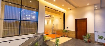 Patel Comforts Inn & Suites