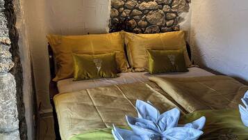 Exclusive House, City View | 2 bedrooms, soundproofing, free WiFi